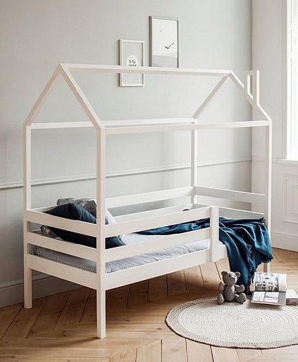 Кровать "Домик" со стационарным бортом - Белый